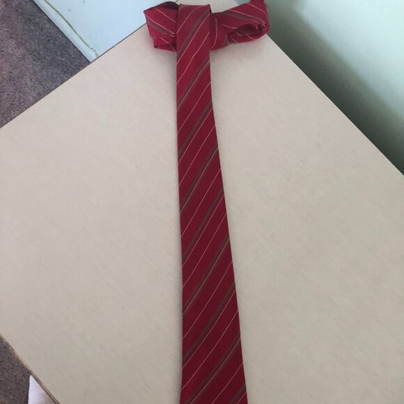 VTG Classic Gucci Designer Necktie 100% Silk Made in Italy Red - Picture 8 of 15